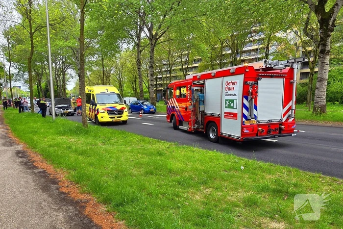 Brandweer ingezet voor kop-staartbotsing bij verkeerslichten