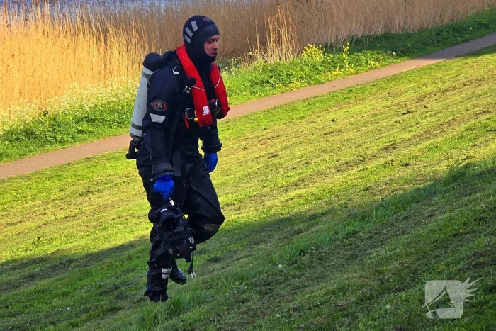 Hulpdiensten op zoek naar slachtoffer