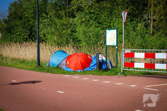Groot onderzoek naar aantreffen fiets met kleding langs waterkant