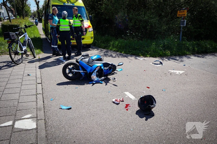 Scooterrijder gewond bij aanrijding met automobilist