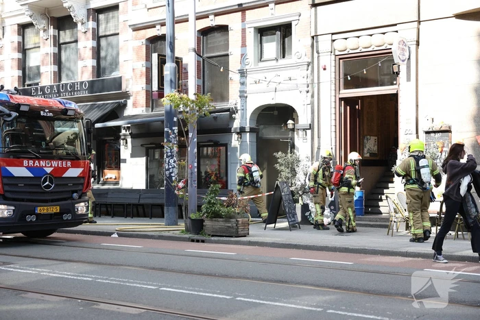 Veel rookontwikkeling bij grote brand in winkelpand