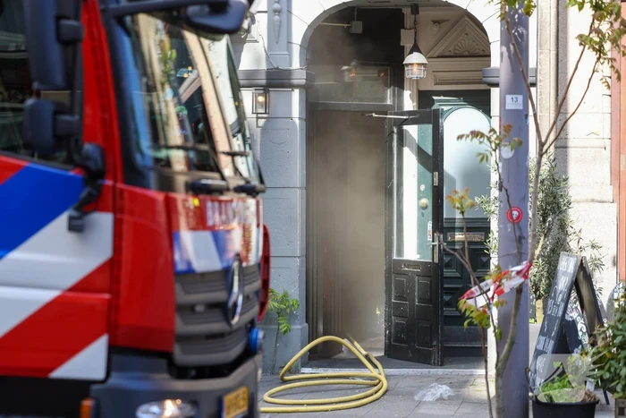 Veel rookontwikkeling bij grote brand in winkelpand