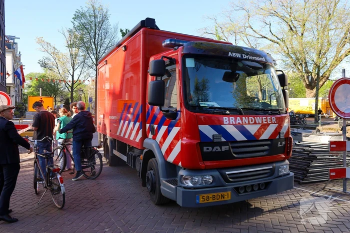 Grote brand in portiekwoning