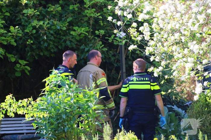 Man komt vast te zitten met voet in vlonder