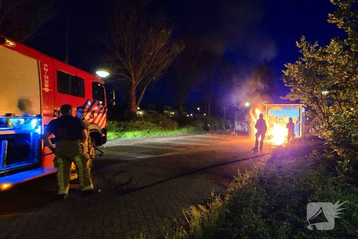 Dixi gaat in vlammen op