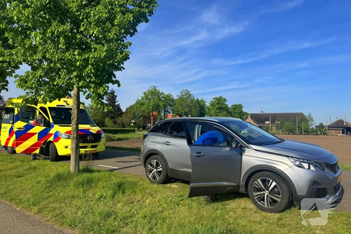 Forse schade bij aanrijding tussen twee auto's