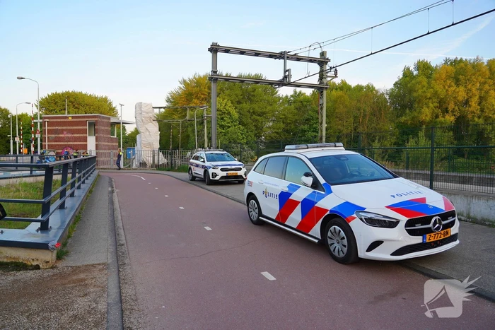 Boot ramt spoorbrug, trein verkeer gestremd