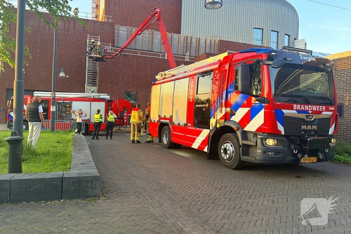 Brandweer ingezet voor brand op een theatergebouw