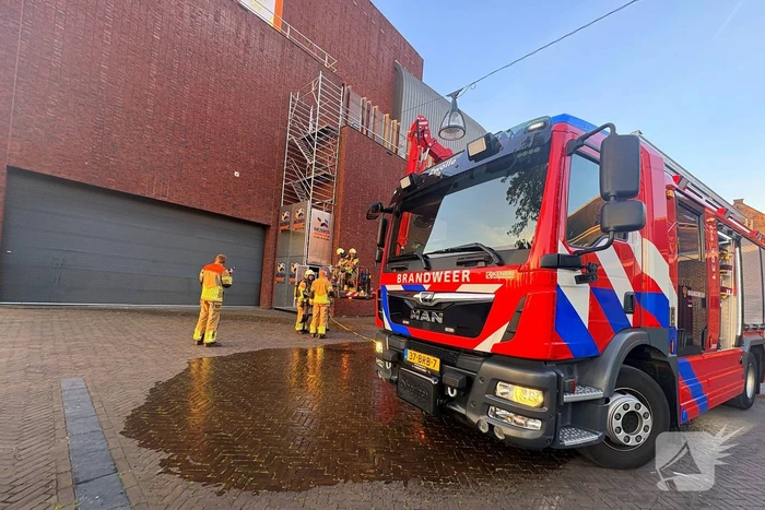 Brandweer ingezet voor brand op een theatergebouw
