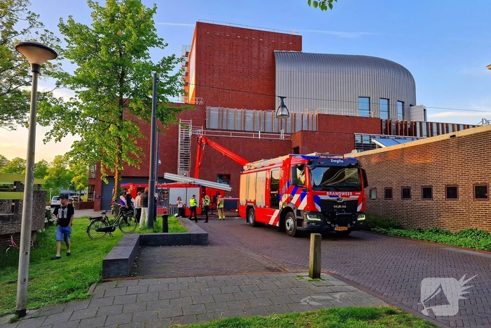 Brandweer ingezet voor brand op een theatergebouw