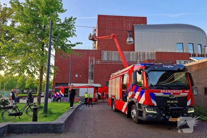 Brandweer ingezet voor brand op een theatergebouw