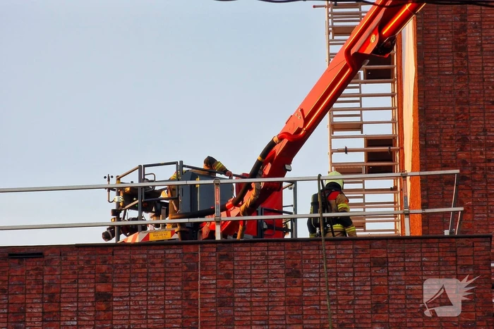 Brandweer ingezet voor brand op een theatergebouw