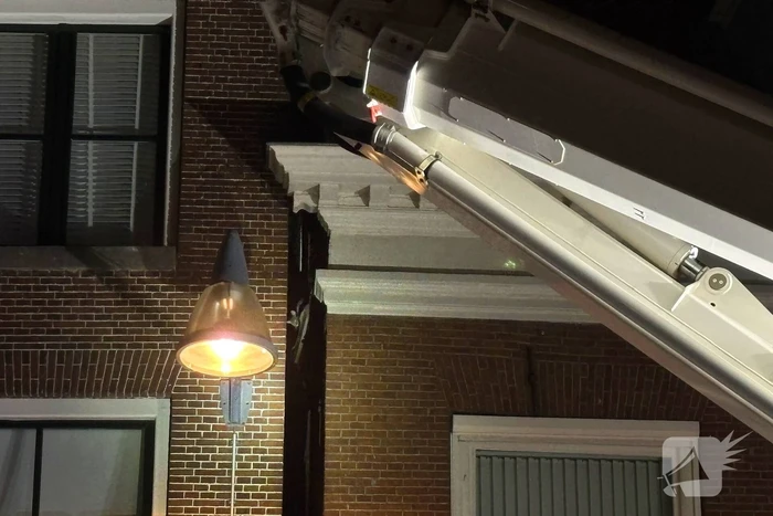 Brandweer en bewoners slagen er niet in kat te redden