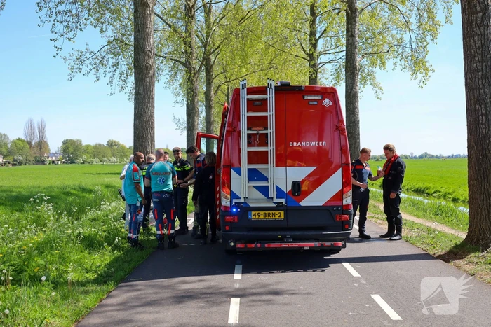 Scootmobiel belandt in sloot