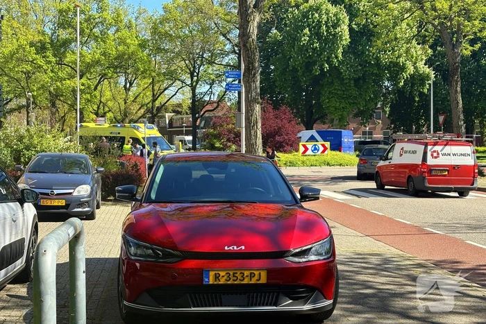 Scootmobieler in botsing met auto