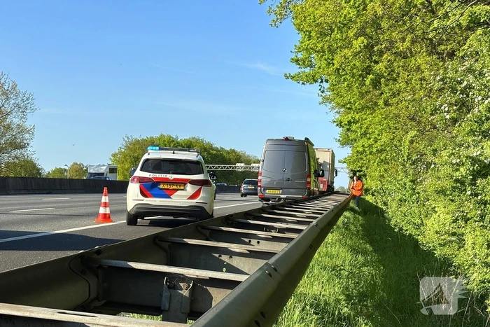 Meerdere voertuigen betrokken bij botsing op snelweg