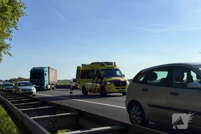 Meerdere voertuigen betrokken bij botsing op snelweg