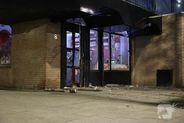 Hevige explosie veroorzaakt schade aan restaurant