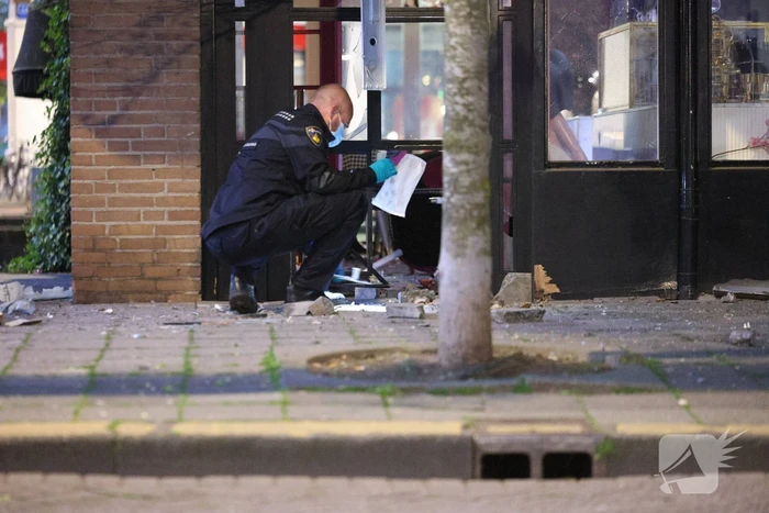 Hevige explosie veroorzaakt schade aan restaurant