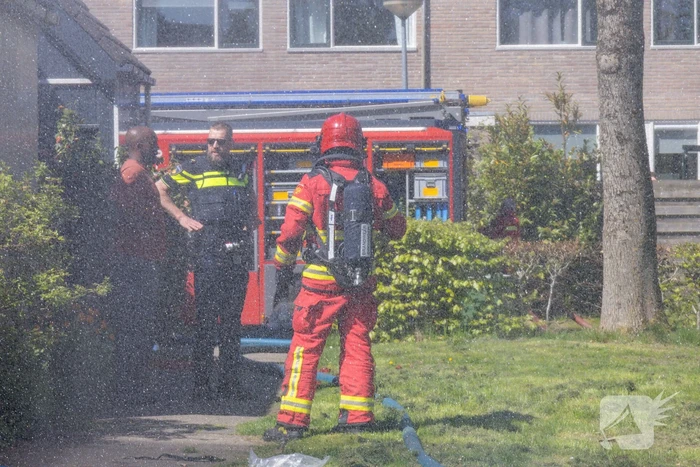 Brandweer redt cavia's uit brandende woning