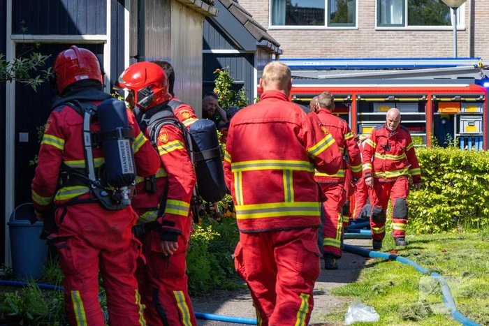 Brandweer redt cavia's uit brandende woning