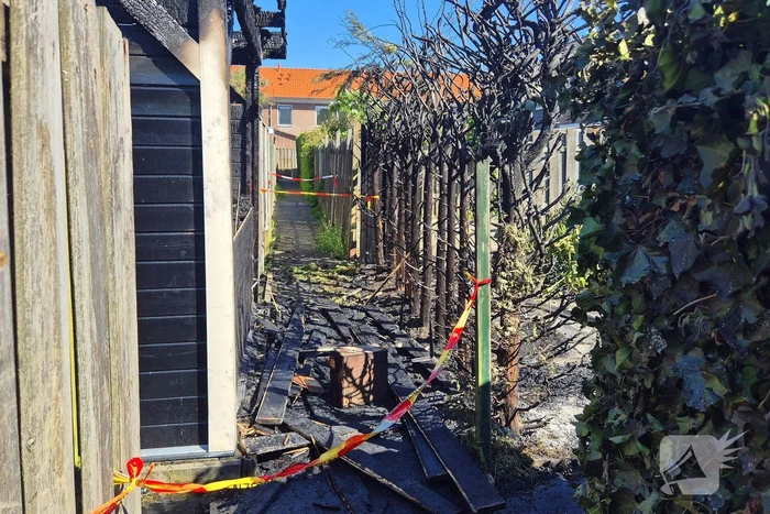 Schuur volledig verwoest door brand