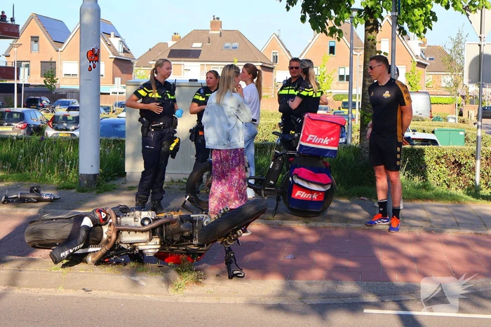 Motorrijder gewond bij aanrijding met auto