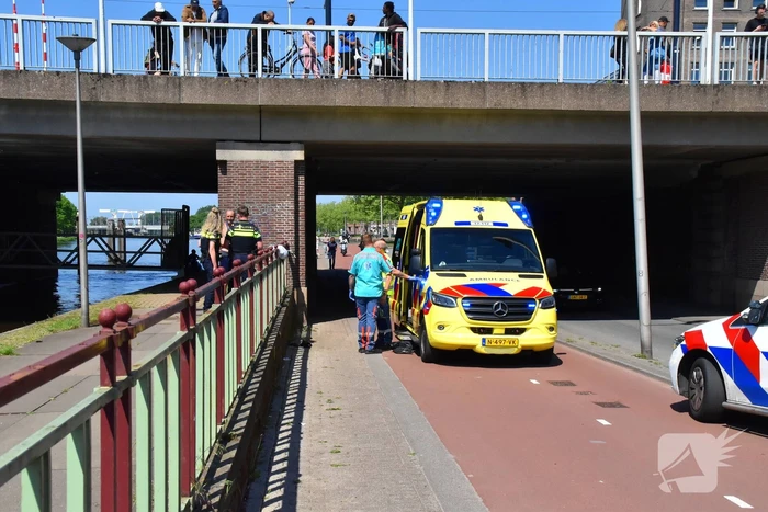 Hulpdiensten ingezet na melding persoon te water