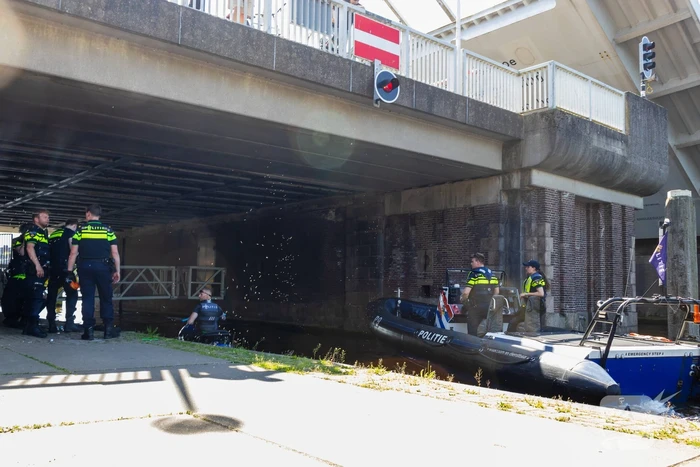Hulpdiensten ingezet na melding persoon te water