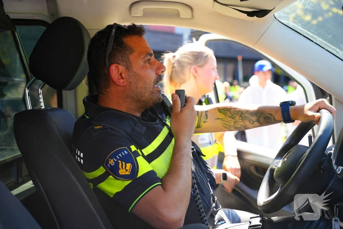 Tientallen jongeren op de vlucht voor politie