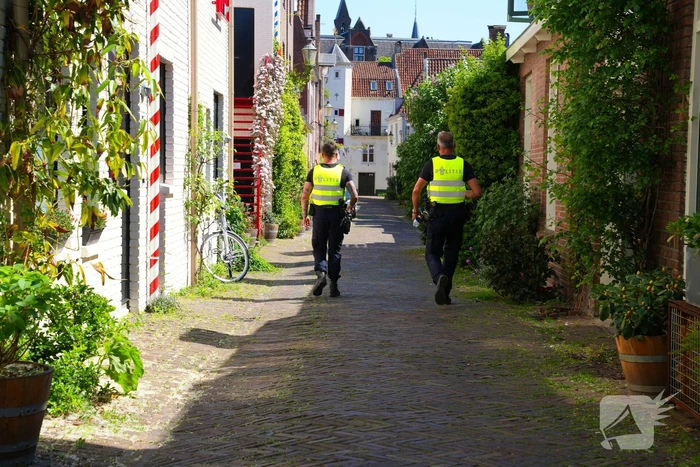 Tientallen jongeren op de vlucht voor politie