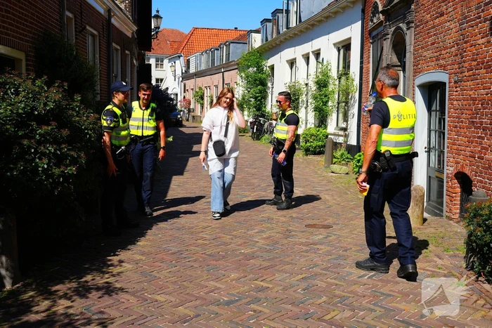 Tientallen jongeren op de vlucht voor politie