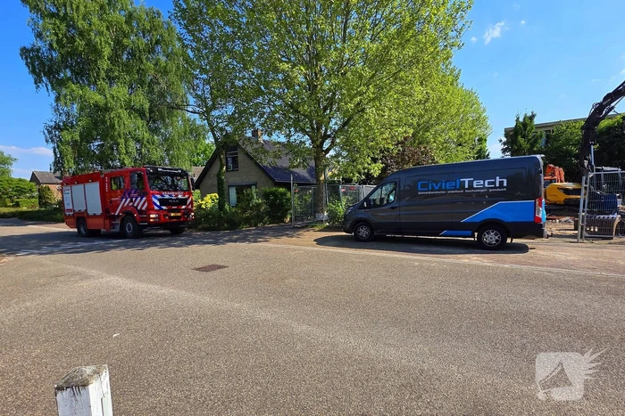 Brandweer verricht metingen vanwege gaslekkage, woning ontruimd