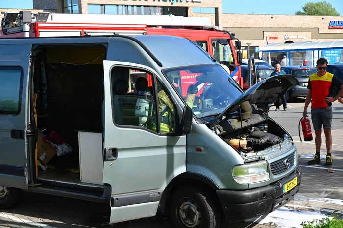 DHL-medewerker voorkomt erger bij brand