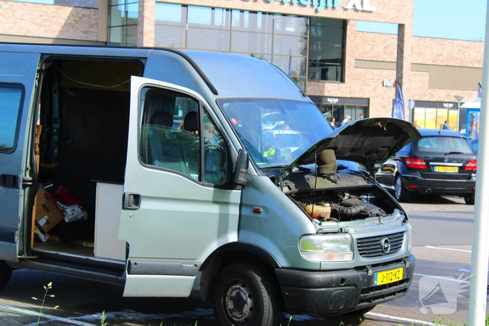 DHL-medewerker voorkomt erger bij brand