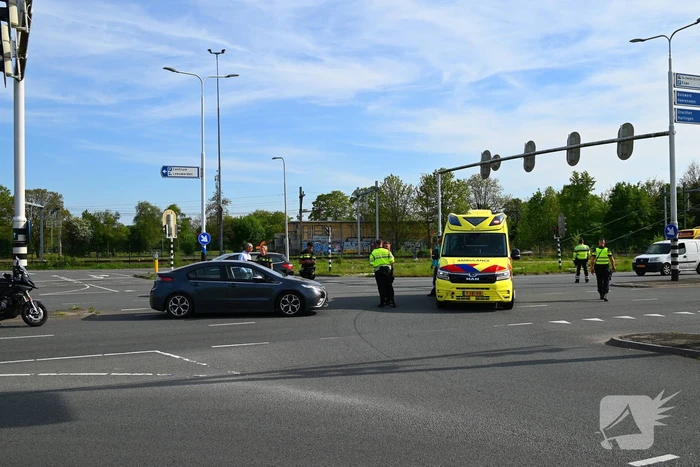 Ambulance aangereden door automobilist
