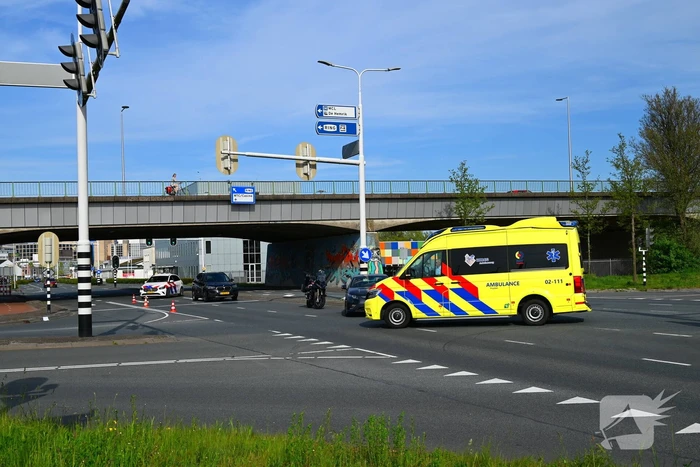 Ambulance aangereden door automobilist