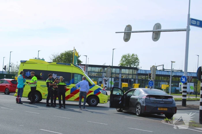 Ambulance aangereden door automobilist