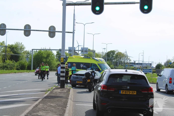 Ambulance aangereden door automobilist