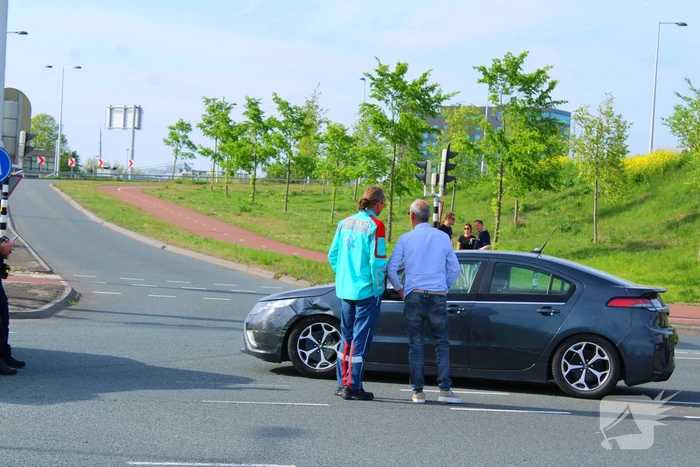 Ambulance aangereden door automobilist