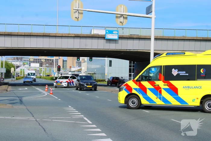 Ambulance aangereden door automobilist