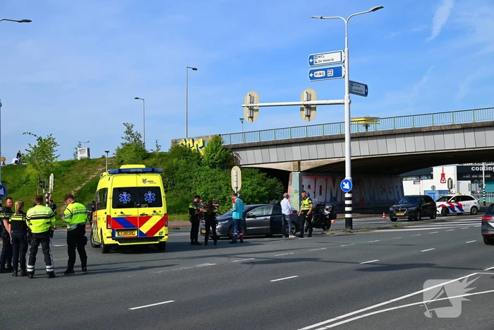 Ambulance aangereden door automobilist