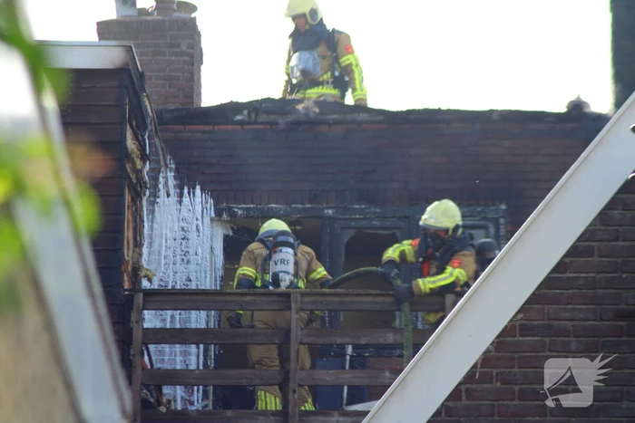 Veel rookontwikkeling bij brand in appartementen boven winkels