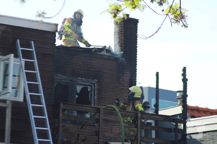 Veel rookontwikkeling bij brand in appartementen boven winkels