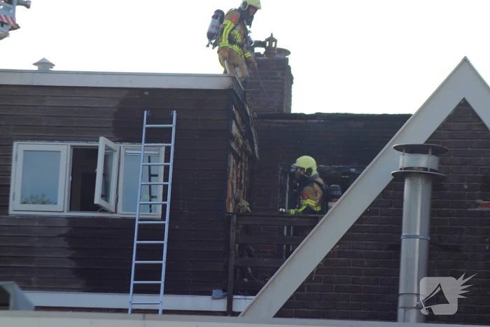 Veel rookontwikkeling bij brand in appartementen boven winkels