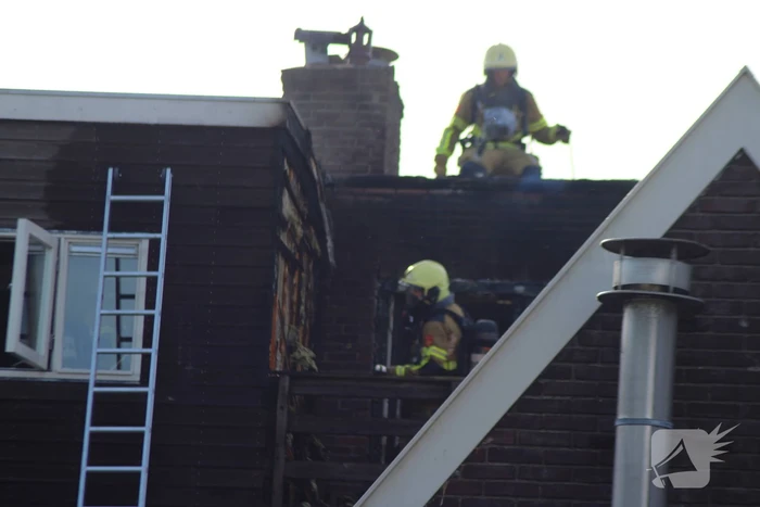 Veel rookontwikkeling bij brand in appartementen boven winkels