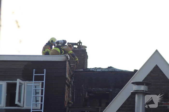 Veel rookontwikkeling bij brand in appartementen boven winkels