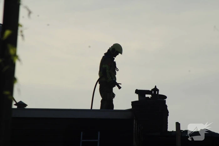 Veel rookontwikkeling bij brand in appartementen boven winkels