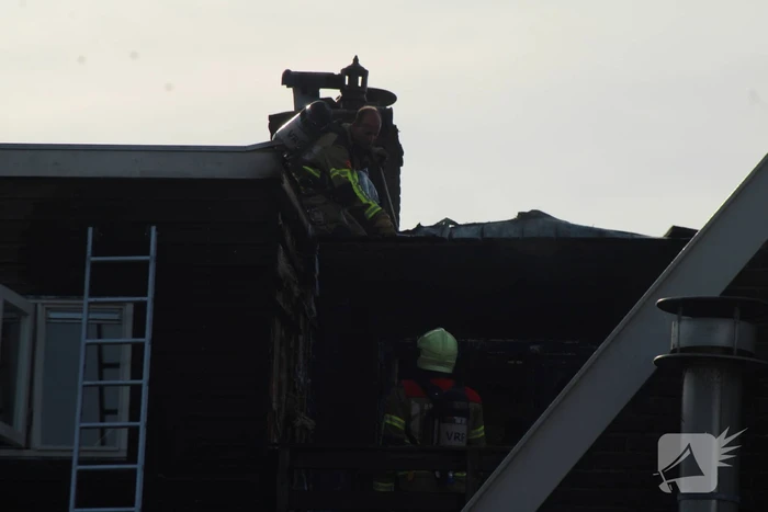 Veel rookontwikkeling bij brand in appartementen boven winkels