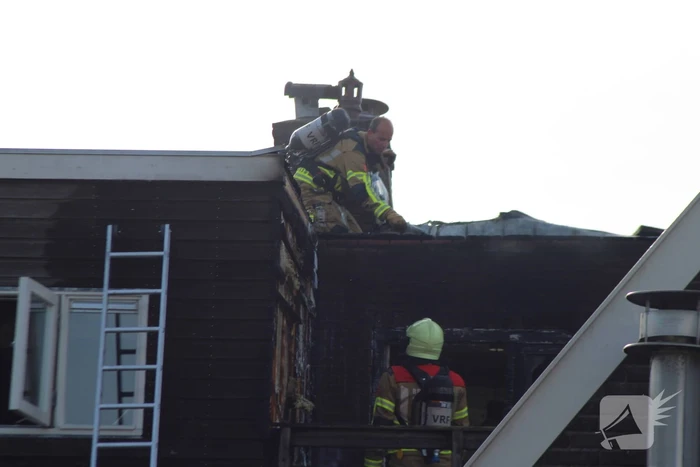 Veel rookontwikkeling bij brand in appartementen boven winkels